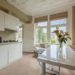 Park Mansion מלון