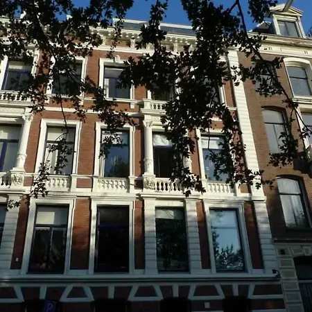 מלון Park Mansion 3*
